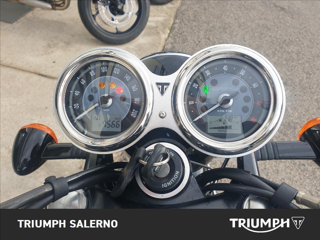 TRIUMPH Bonneville 900 T100 