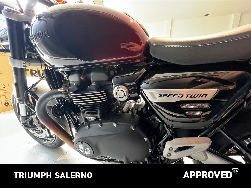 TRIUMPH Speed Twin 1200 Stealth Edition Abs