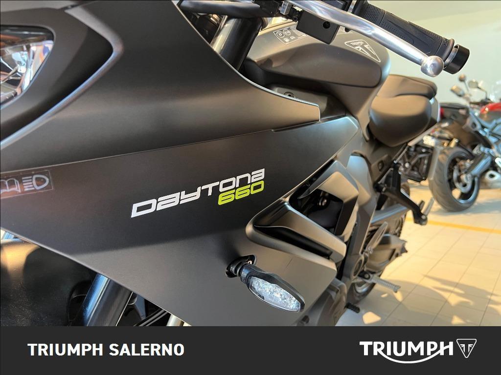 TRIUMPH Daytona 660 Abs