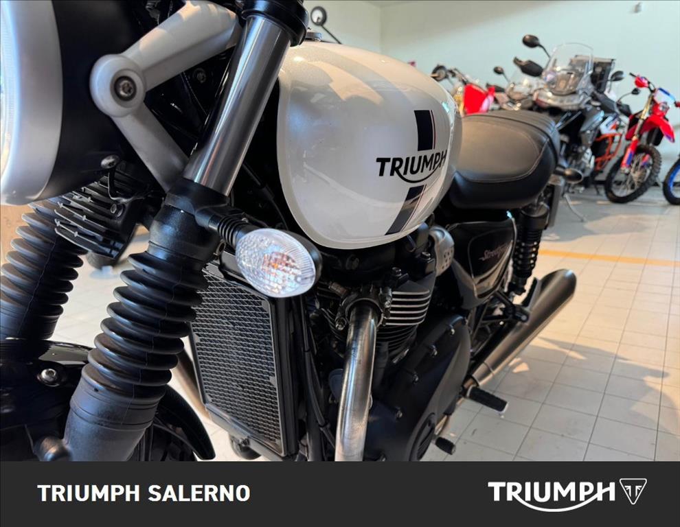 TRIUMPH Street Twin 900 