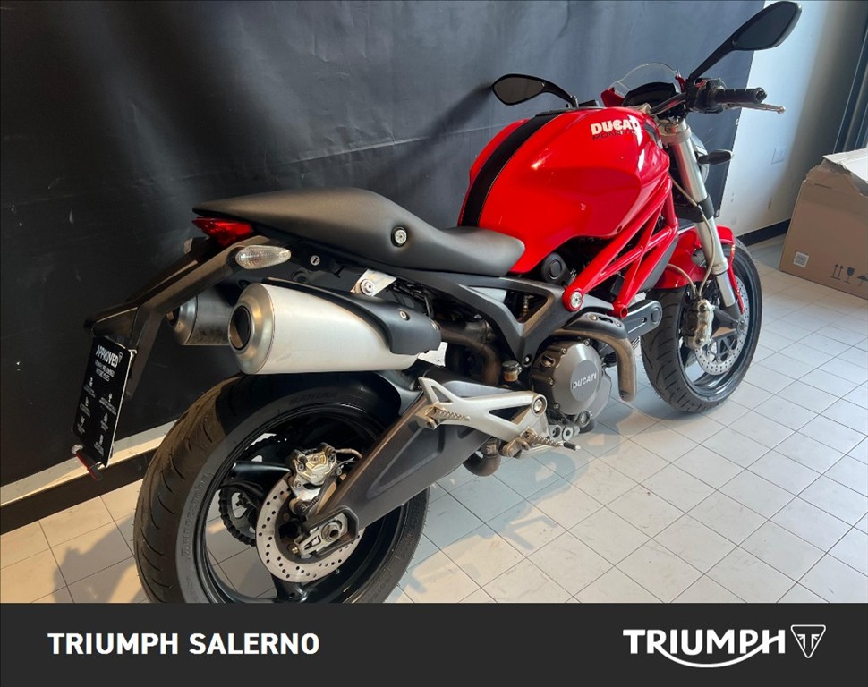 DUCATI Monster 696 