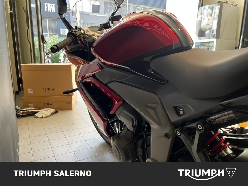 TRIUMPH Daytona 660 Abs