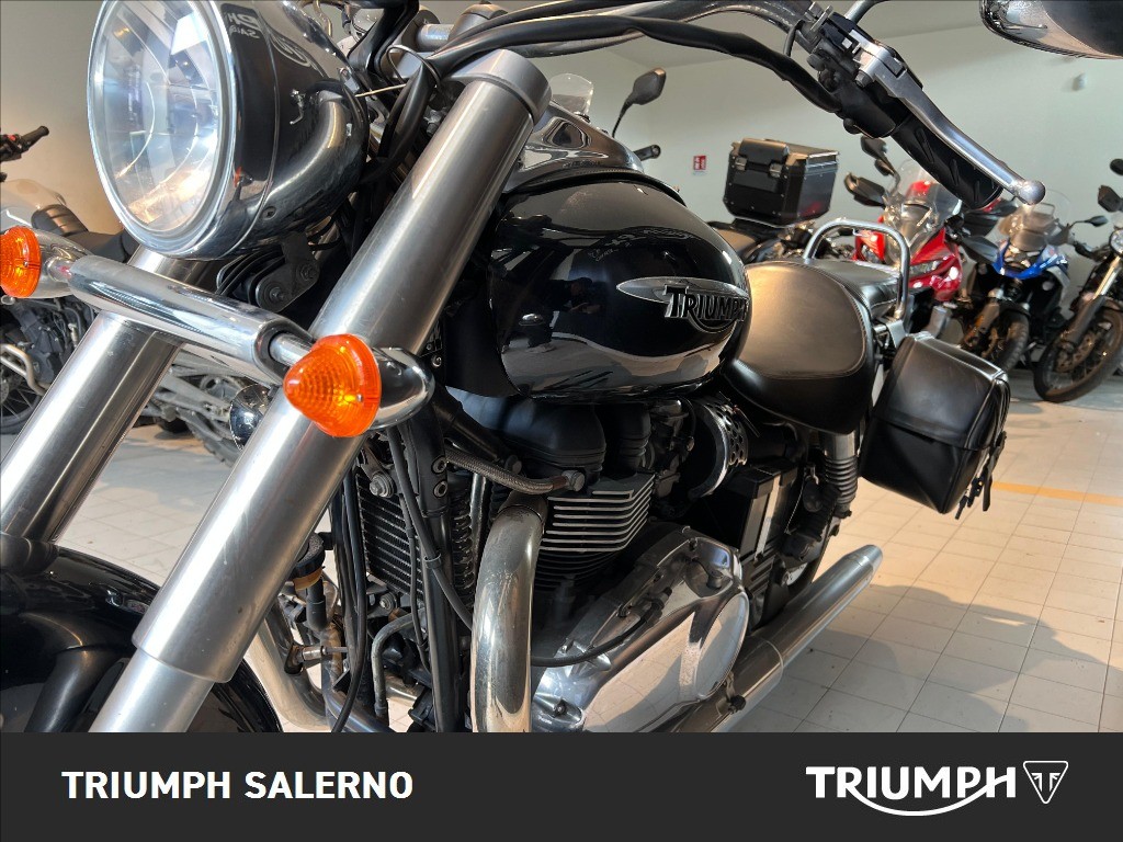 TRIUMPH America 865 