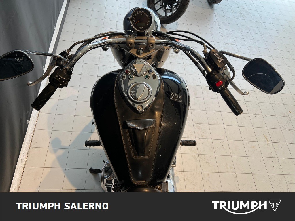 TRIUMPH America 865 