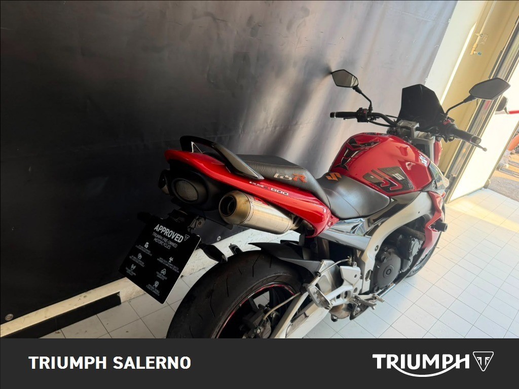 SUZUKI GSR 600 